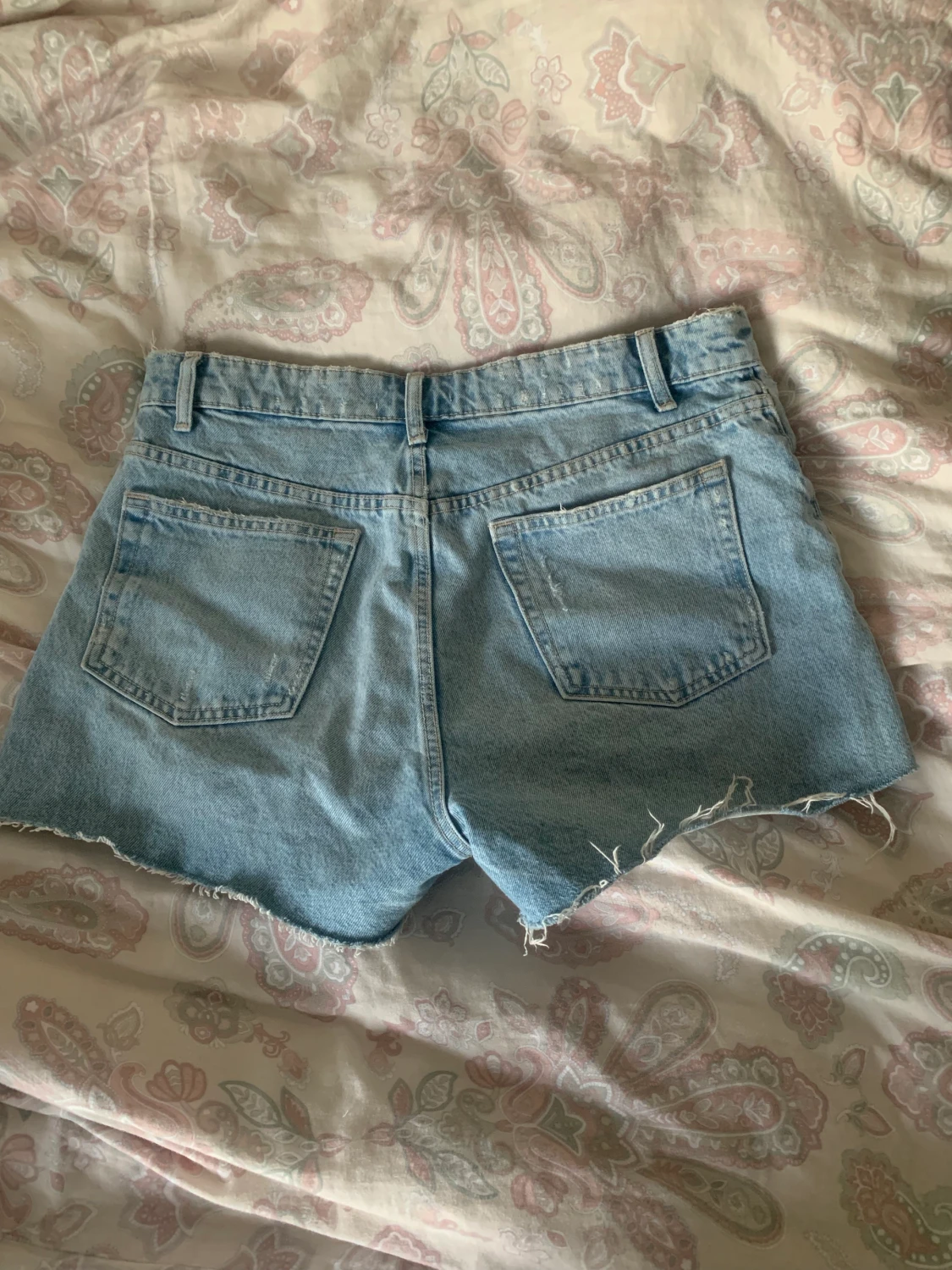 Zara ljusa jeansshorts!  - 90