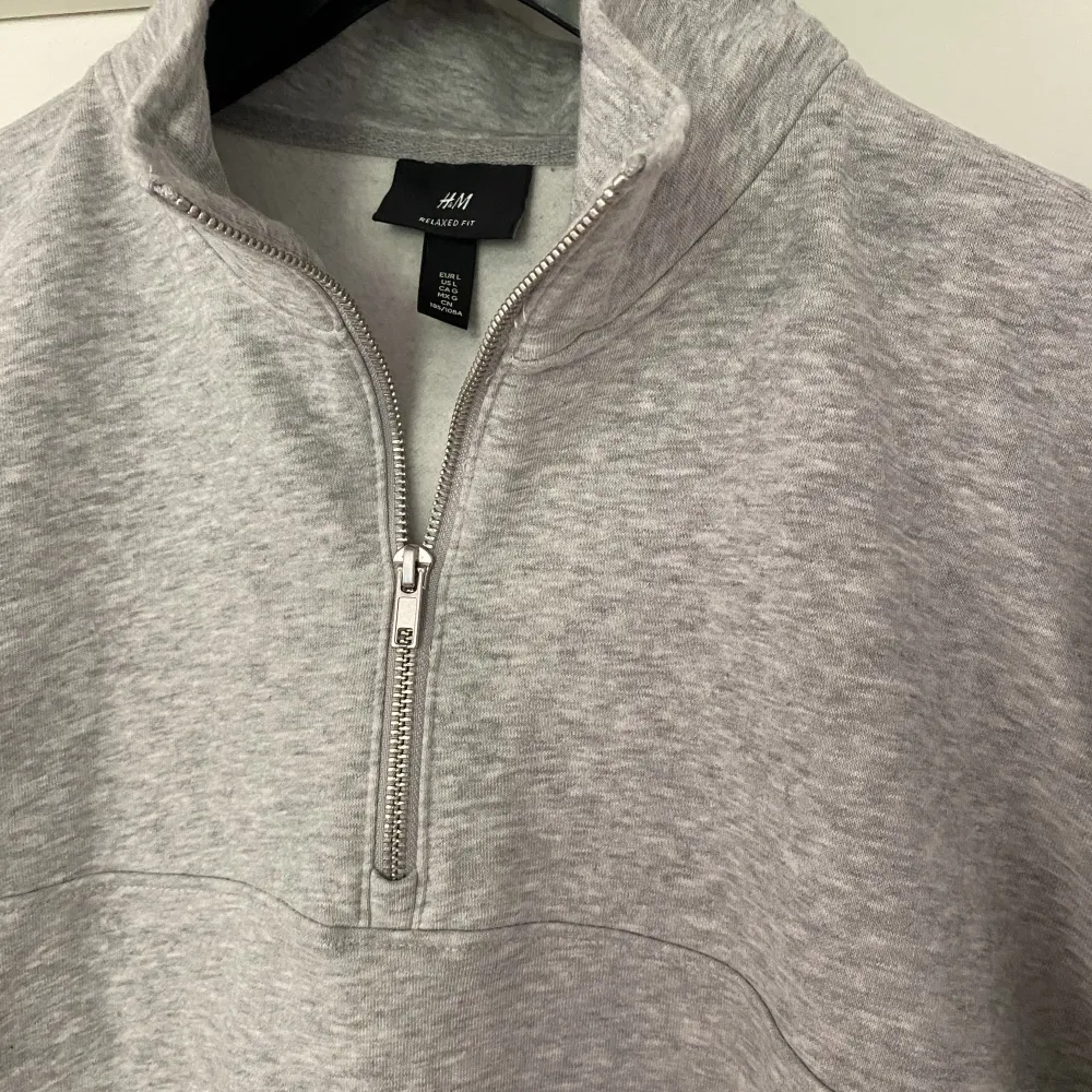 Fin halfzip sweatshirt från H&M.. Tröjor & Koftor.