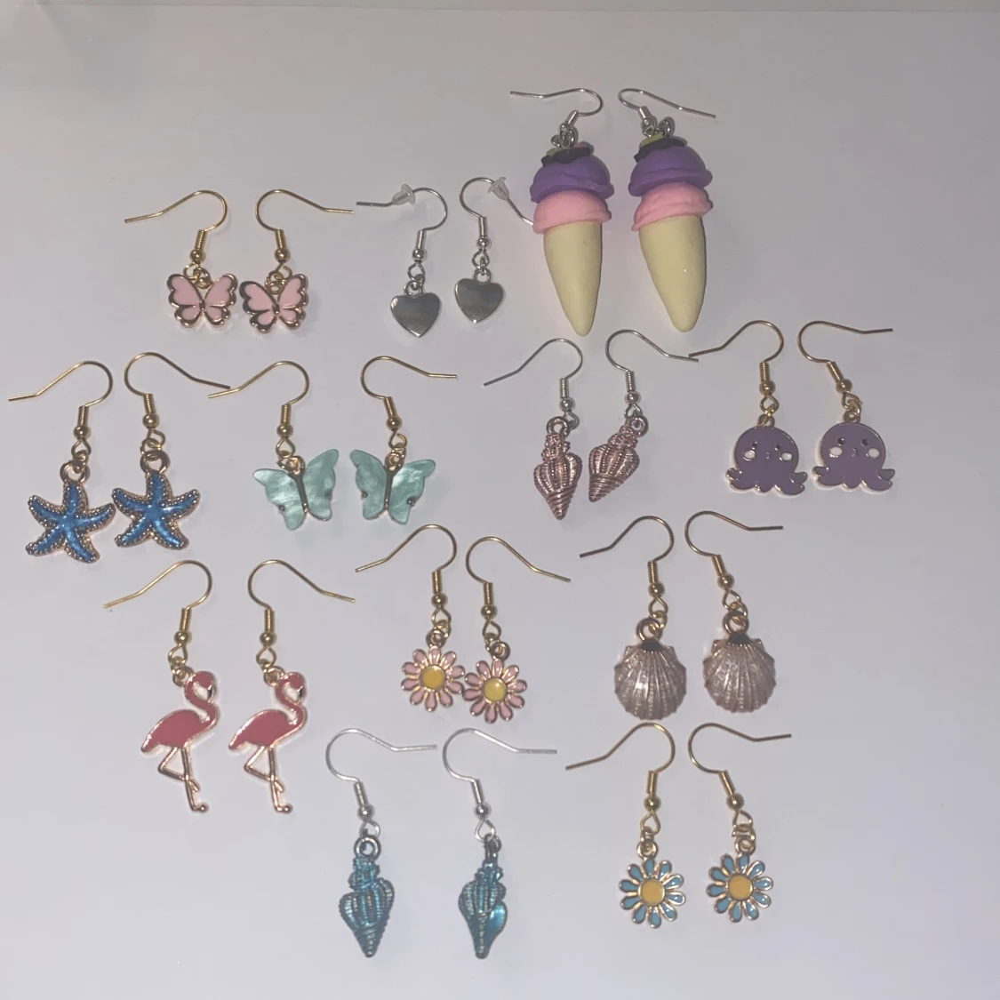12 par med somriga örhängen - 90
