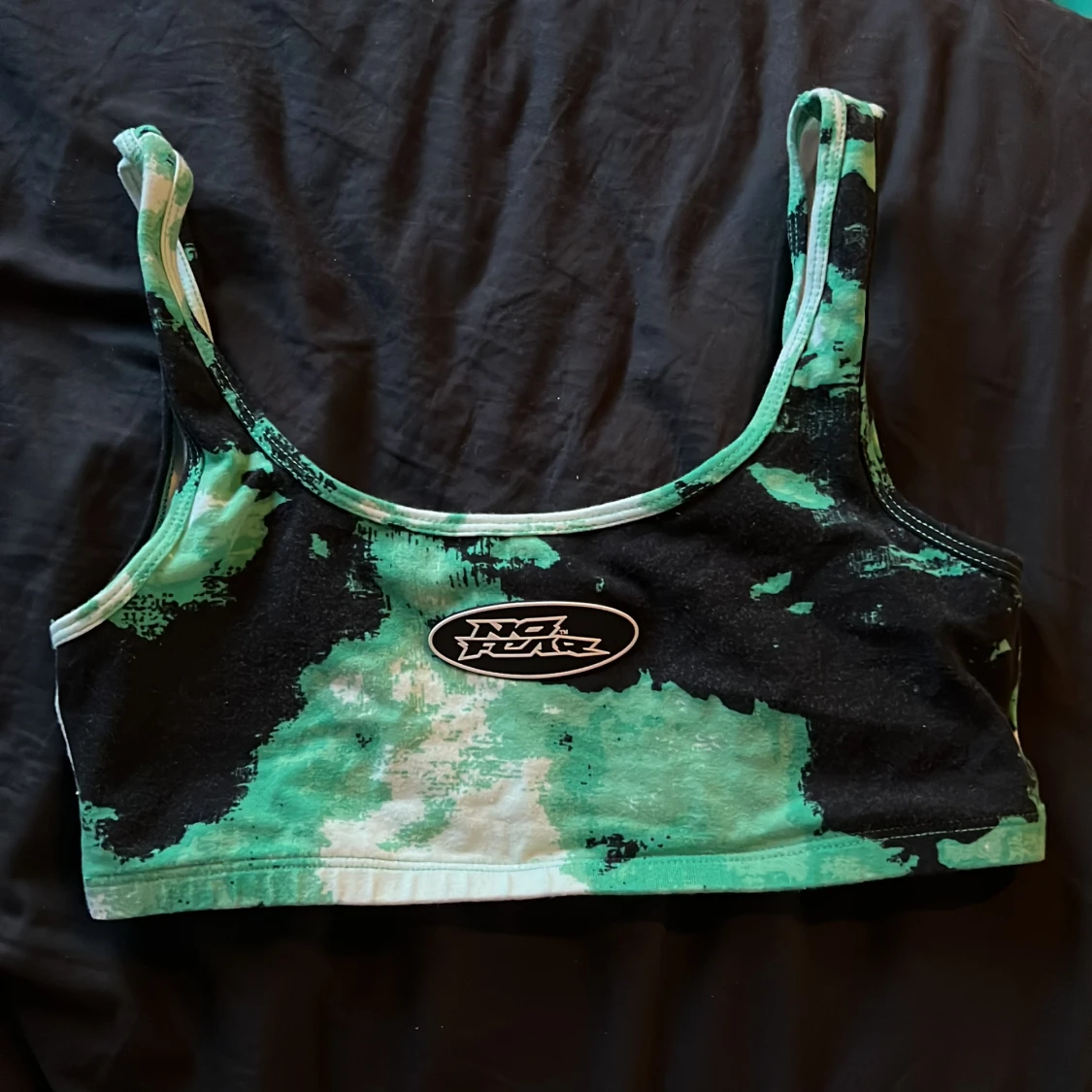 Grön svart vit topp