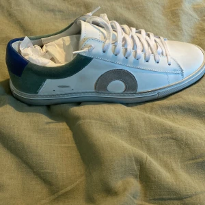 Oliver Cabell 43 - Storlek 43. 10/10 skick. Har endast testats en gång. Säljer för de är för små för mig. 