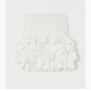 Kjol - Säljer denna super fina kjol! Aldrig använd! Hör av er för frågor