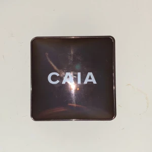 Caia bronzer - En jätte fin bronzer från Caia som tyvärr är fel färg för mig, har använts ett få tal gånger annars helt ny😍