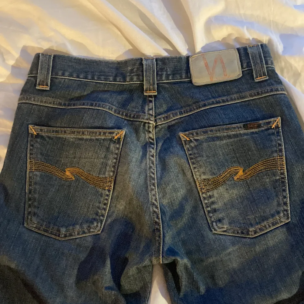 Low waist jeans from nudie jeans köpte de på loppis har själv aldrig använt dem!💗Säljer för att de är för tajta vid höfterna.. Jeans & Byxor.