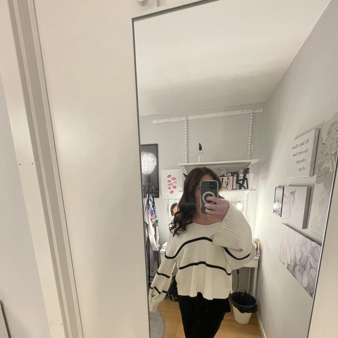 Randig stickad tröja