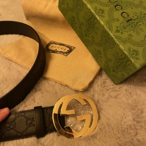 Gucci bälte storlek 90 - Nästan som ny. Förpackning medföljer. Använt runt 10 gånger