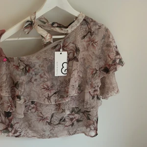 Mint & berry blus  - Säjer min mint & berry blus som jag aldrig använt då jag inte känt att det passar till något. 