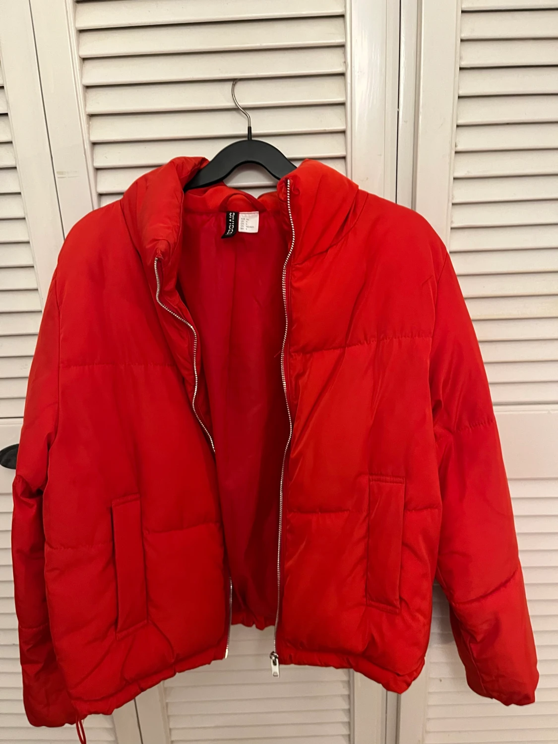 Röd pufferjacka - 90