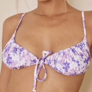 Bikini överdel  - Endast provad. Nyskick.