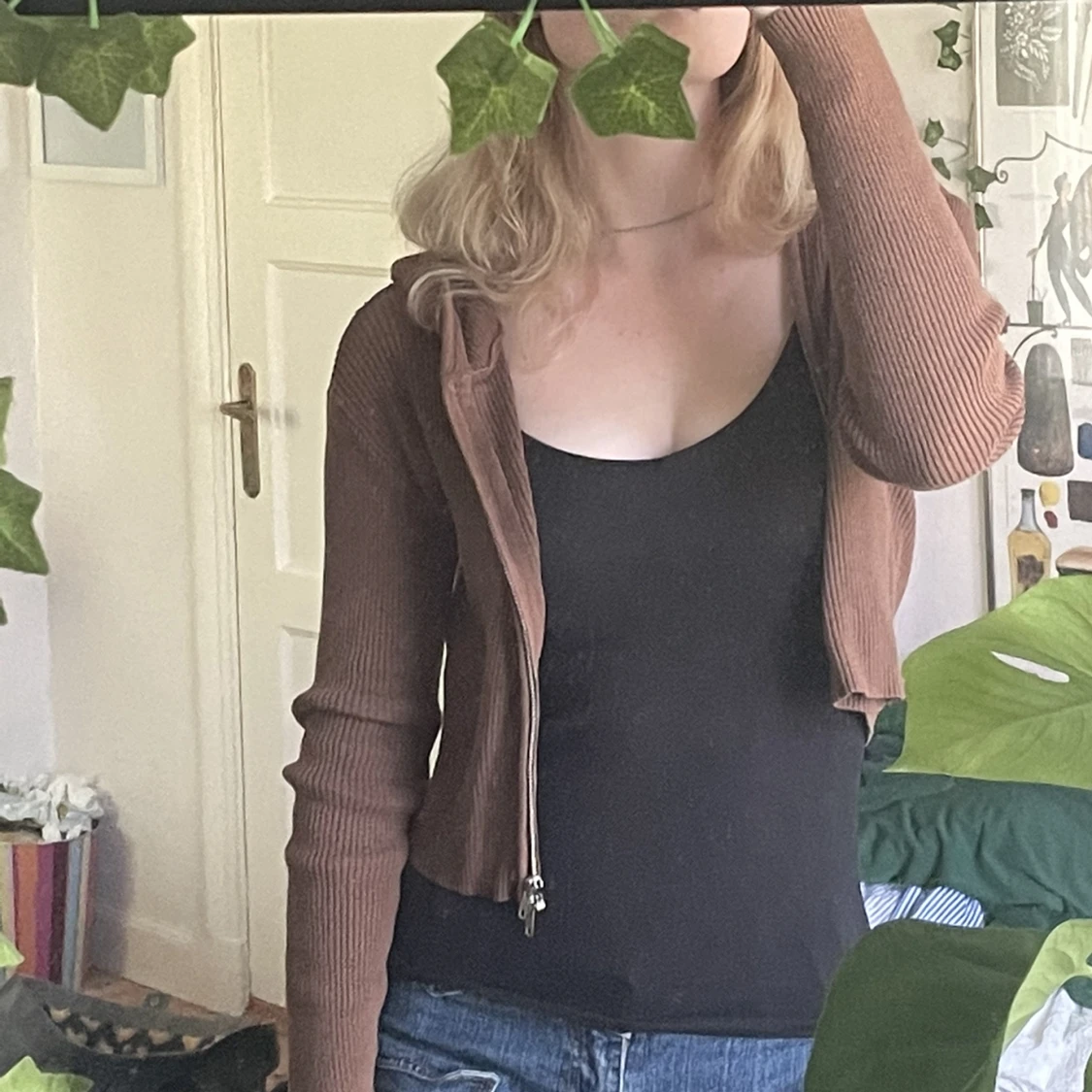 Brun kofta med dragkedja och luva - 91