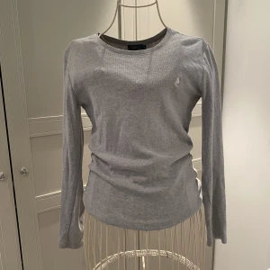 Ralph lauren tröjor - Två tunnare långärmade ralphlauren tröjor i storlek s.