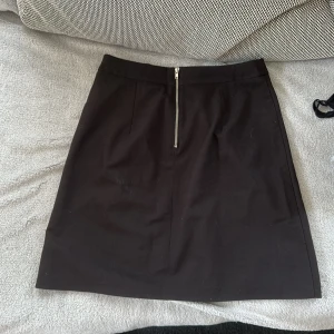 Svart kostymkjol - Svart kostymkjol från asos❤️såå fin! (Dragkedjan är bak)