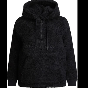 Peak performance Pile half zip - Säljer denna pile hoodie i helsvart som ej finns att köpa längre. Den är knappt använd och är i jättebra skick. Passar både män o kvinnor