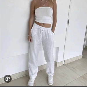 linnebyxor - säljer mina linnebyxor från design by si då dom inte kommer till användning längre. bilden är från deras hemsida, kom privat för fler bilder! som jag förstått det går dom inte längre att köpa på hemsidan.