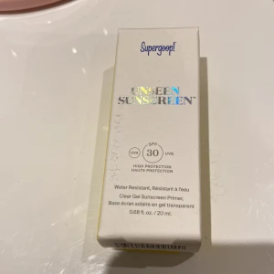 Supergoop solkräm - Säljer för kommer inte till användning,andvänd en gång,bra skick:nypris:230,TRYCK EJ PÅ KÖP NU 