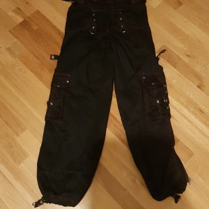 Mallpants - Svarta baggy jeans från blue fox