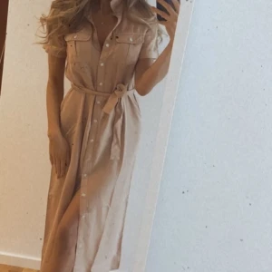 Klänning - Klänning 