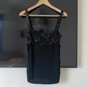 Glittrigt linne - Glittrigt linne som passar s/m skulle jag säga💕