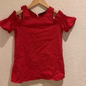 röd blus - röd blus perfekt till jul❤️