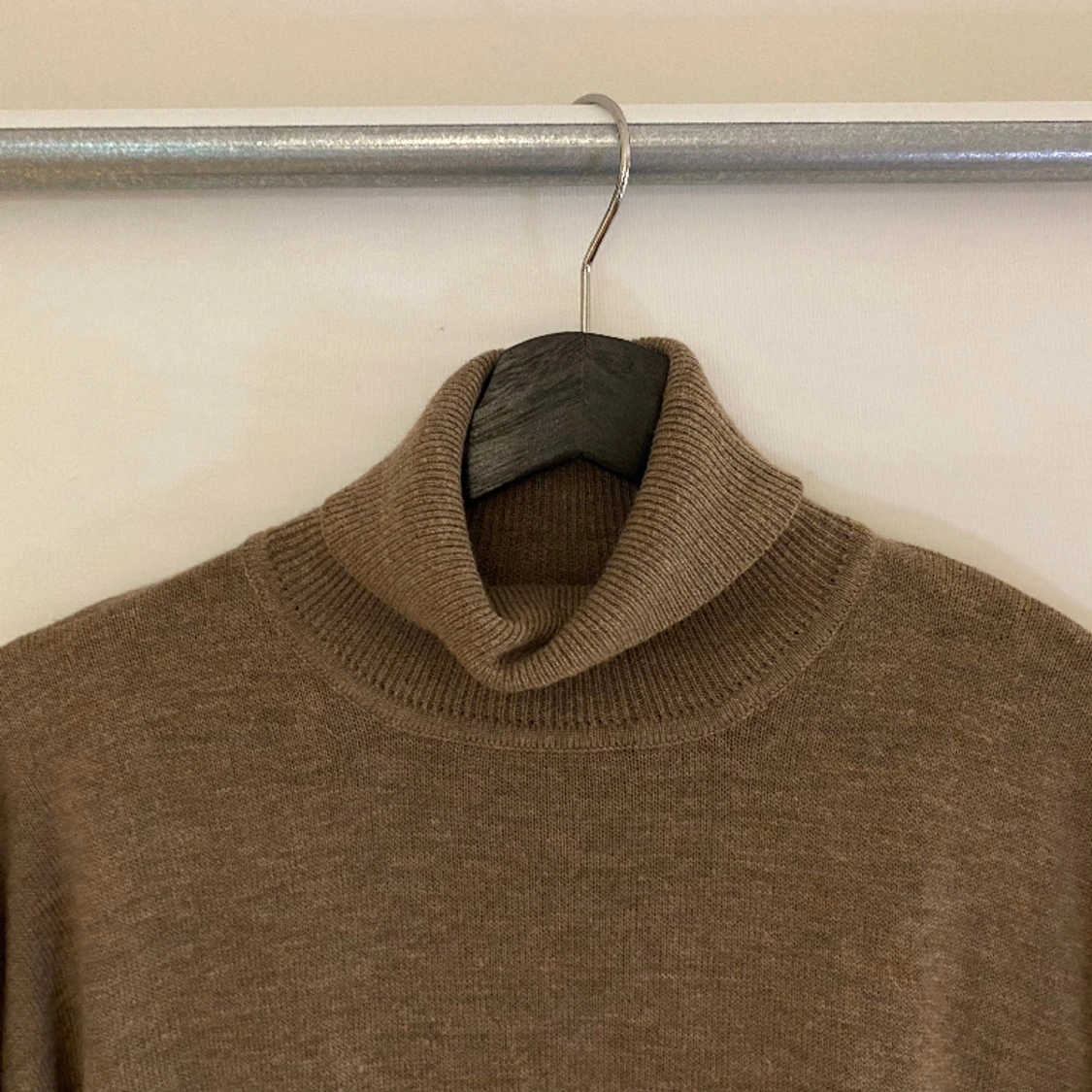 Varm tröja med krage.  - 90