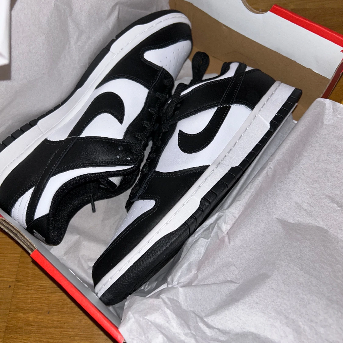 Nike Panda Dunks - 90