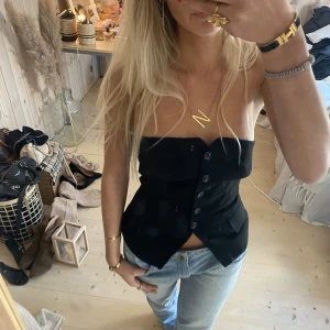 Topp - SUPER snygg, säljer för att jag har en liknande 