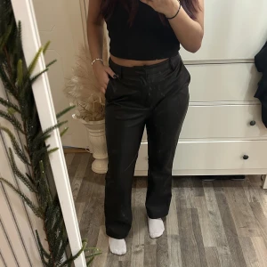 Skinnbyxor - Skinnbyxor i storlek 36