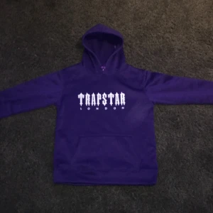 Säljer trapstar tröja pga för liten - Den är oanvänd pga köpte fel storlek! Så den är i bra skick!👍🏻