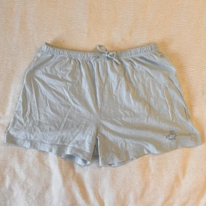 Pyjamas shorts - Super mysiga passar mig som har 38 lite pösigt vilket ja gillar