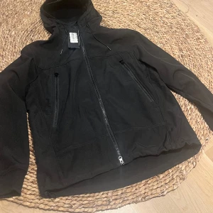 c.p company. Jacka  - Cp company jacka som jag säljer eftersom den är för liten för mig. Bara höra av dig om du har några frågor! 