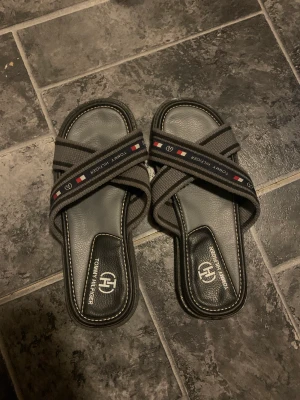 Tommy Hilfiger  - Användna en gång 