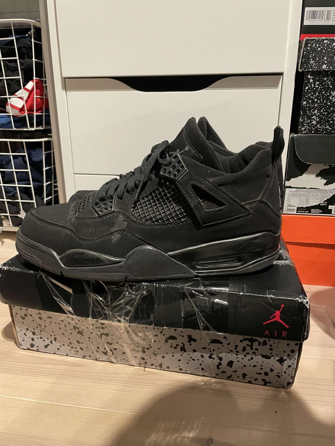 Jordan 4 Black Cat