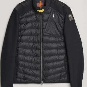 Parajumper - 1500:- snabb affär! Som ny! Endast använd enstaka tillfällen❤️