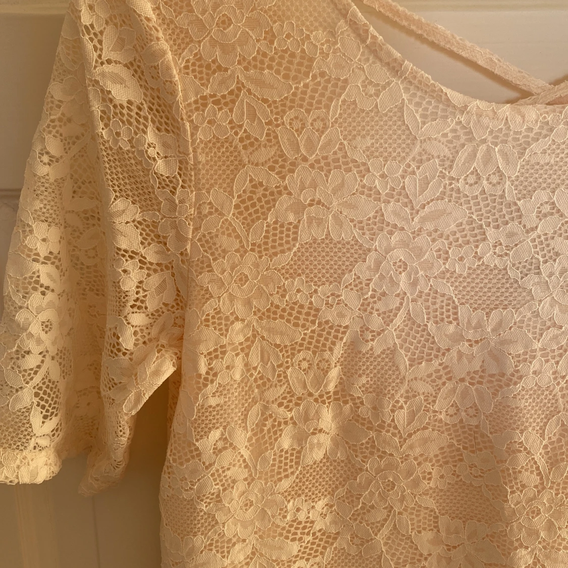 Spetsklänning från Monki - 90