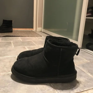 Uggs i fint skick!!// storlek 38 - Fint skick, storlek 38! Slutsålda i alla storlekar🩷