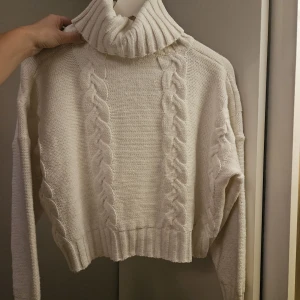 Stickad tröja - Superfin stickad tröja perfekt till vintern💗