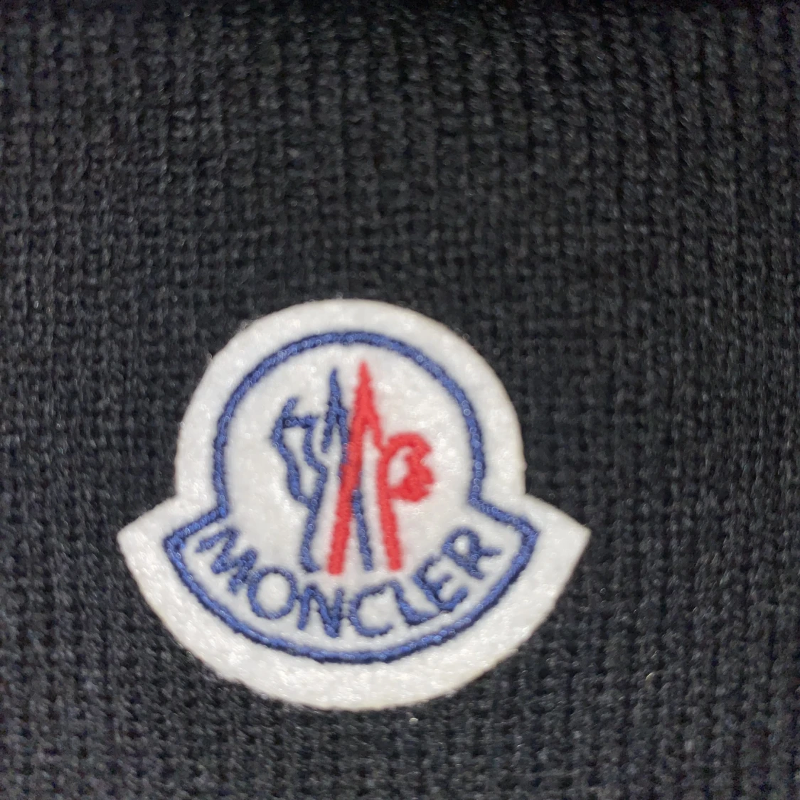 Moncler mössa  - 91
