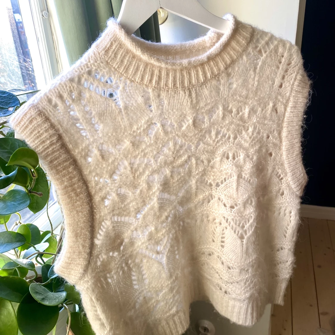 Stickad väst  - 90