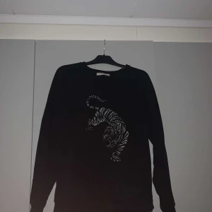 Pierre Balmain sweatshirt svart - S