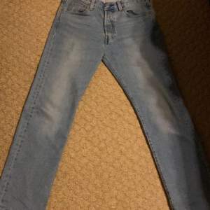 Levis 501 jeans i fint skick 