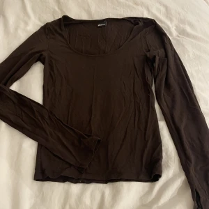 Gina tricot soft touch jersey top - Gina tricot soft jersey top storlek S. Skriv för mer info!