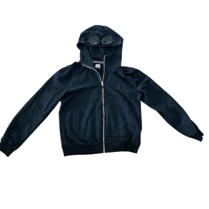 Cp Company Zip Hoodie (Ej äkta) - Cp Company zip Hoodie 🥷 Storleken är M men sitter som S! Cond 9/10 