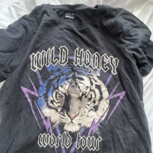 T-shirt med tryck - Köpt från Ginatricot.