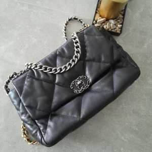 Väska - Samma väska som i min tidigare annons. Gott skick. Postar spårbart 