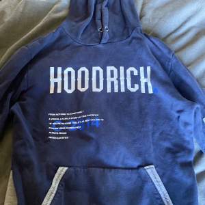 Hoodrich hoodie använd men bra skick inga fläckar eller annat storlek s 