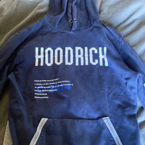 Hoodrich  - Hoodrich hoodie använd men bra skick inga fläckar eller annat storlek s 