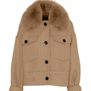 Meotine jacka  - !Lånade bilder på samma modell!Äkta Meotine Charlie jacka i färgen carmel (lite mörkare än beige) som inte säljs längre! Varsamt använd, inga synliga defekter. Stl M/L. Äkta päls (avtagbar). Skriv privat för egna bilder. Köp via plick eller möts i Sthlm ⭐️