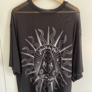 Mesh t-shirt - Mesh t-shirt, väldigt oversized 