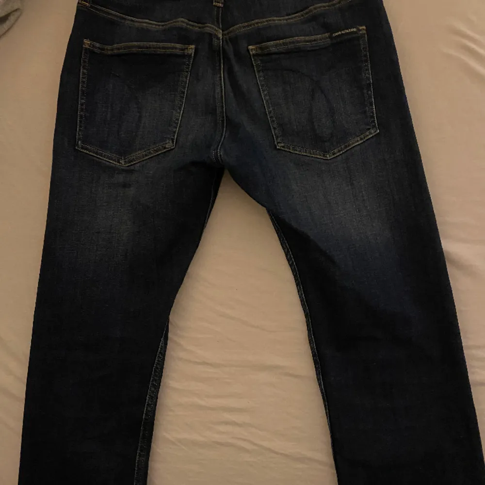 Calvin Klein jeans, knappt använda, inget fel på byxorna Nypris ca 1450!. Jeans & Byxor.