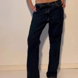 •Vintage wrangler jeans i super bra skick.  •Orginal pris 900kr  